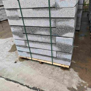 日喀则布芙蓉白路牙石，马路牙子