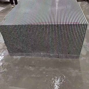 日喀则布芝麻白毛板荒料切割