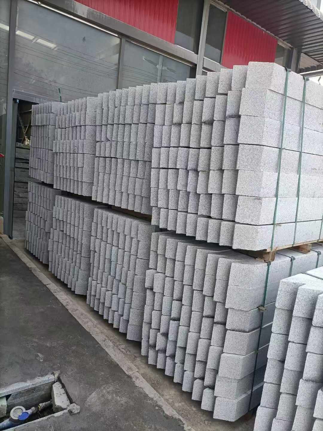 日喀则布芝麻白树围石 树池